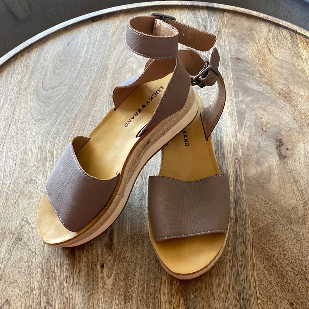 Lucky Brand Platform Sandal 🤍